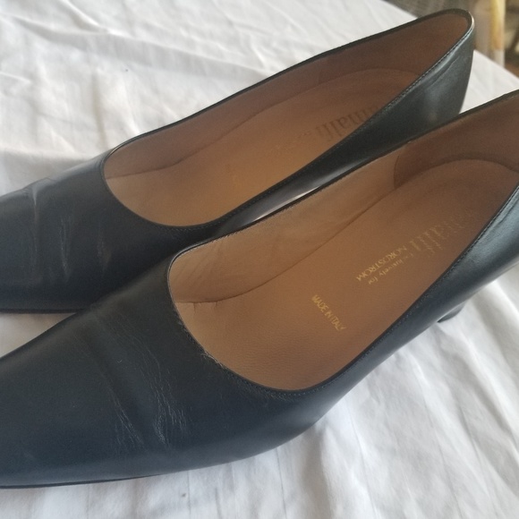Amalfi Navy classic pump 6 1/2 - Picture 1 of 5